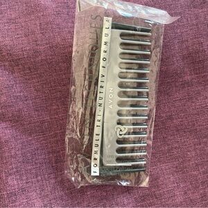 Avon Tri-Nutri Formula Black Comb